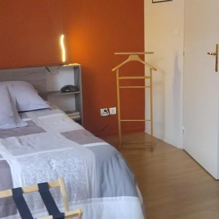 20 M2 S De B Et Wc Prives, Garage ホームステイ *